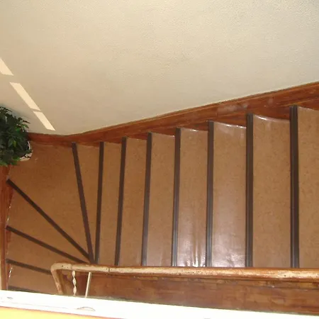 Residencia Ideal Πανσιόν 4*